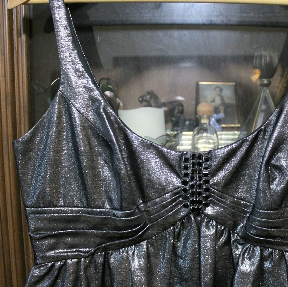 Carmen Marc Valvo Silver Bubble Hem Dress - Picture 3 of 8